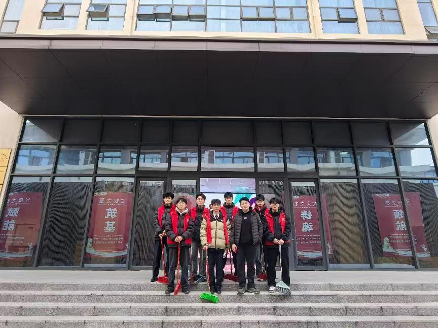 乘务学院学雷锋1.jpg