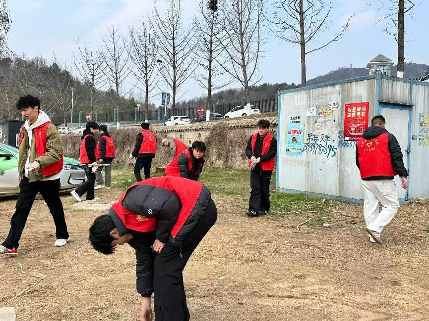 乘务学院学雷锋3.jpg