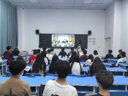 应急管理学院.jpg