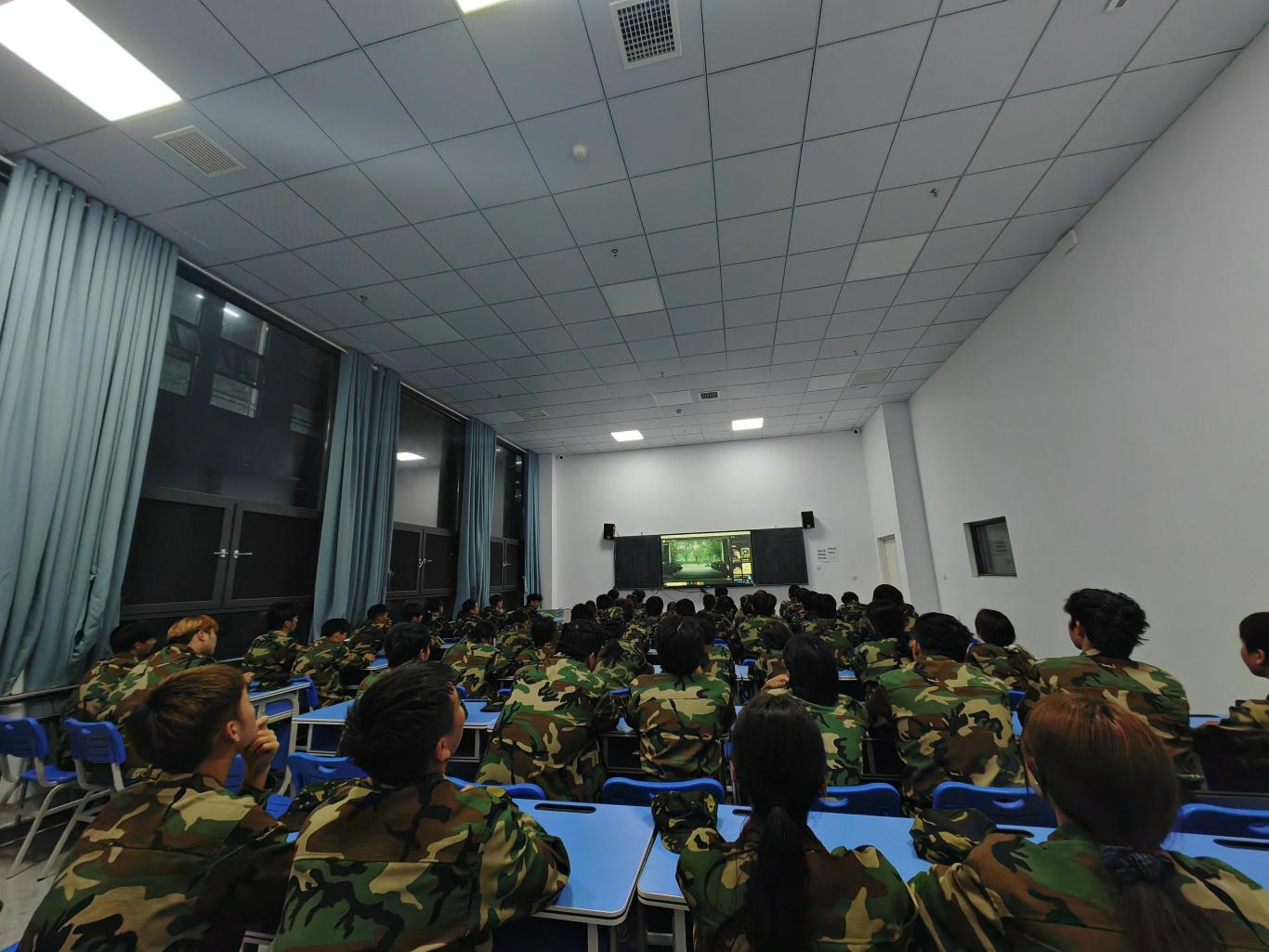 应急管理学院.jpg