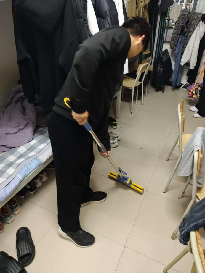 杨清超 乘务学院 辅导员助理.jpg