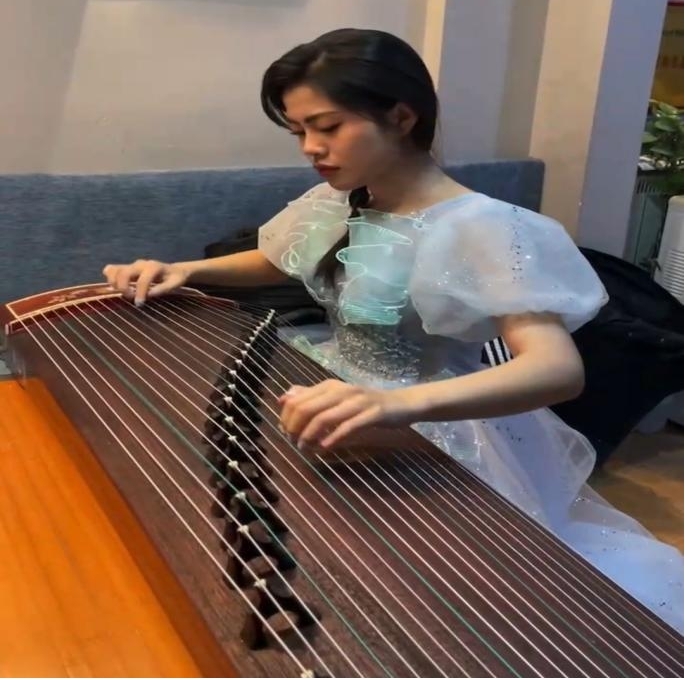 殷子悦 学前教育2401班 心理委员.jpg