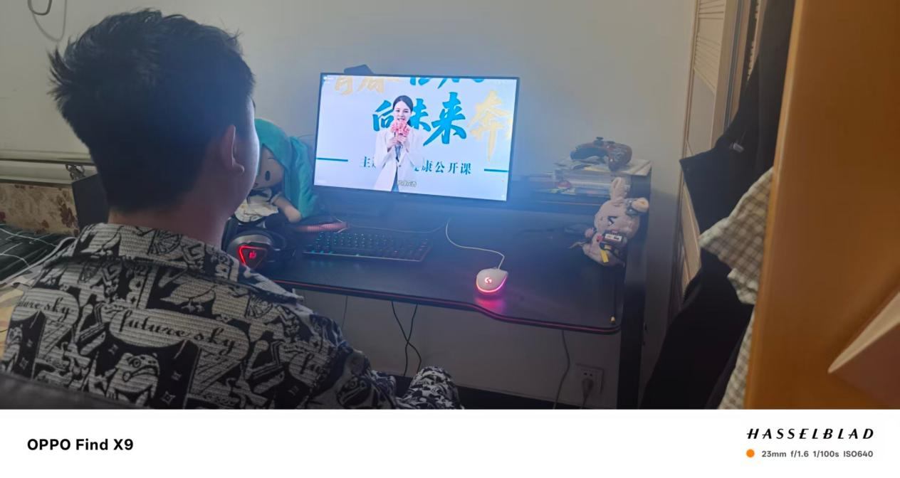 22大数据与会计班 周英俊.jpg