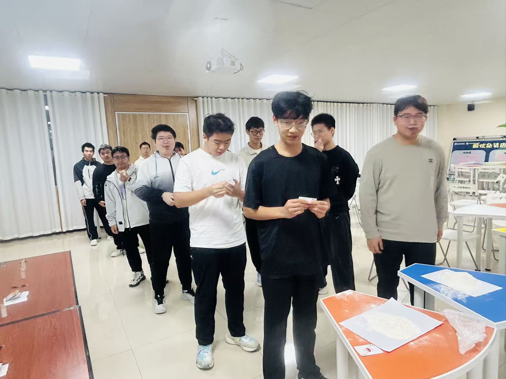 2面粉大战.jpg
